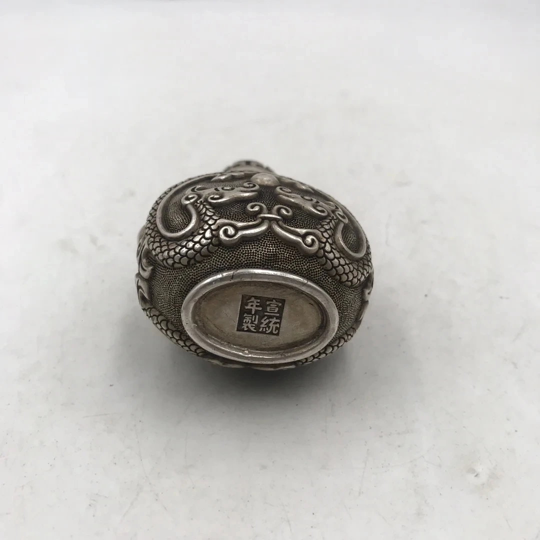 Chinesische Weißbronze-Schnupf – Vintage Collectible Bottles Bewertung und Preis